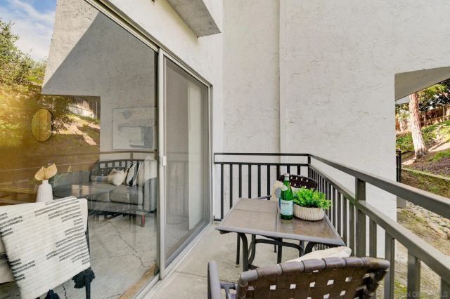 7508 Parkway Dr 102, La Mesa, CA 91942