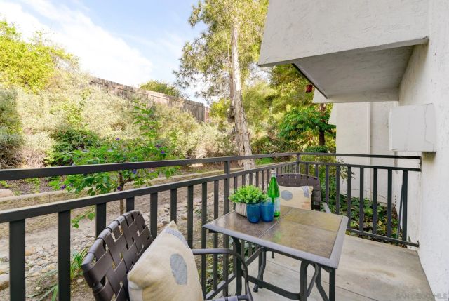 7508 Parkway Dr 102, La Mesa, CA 91942