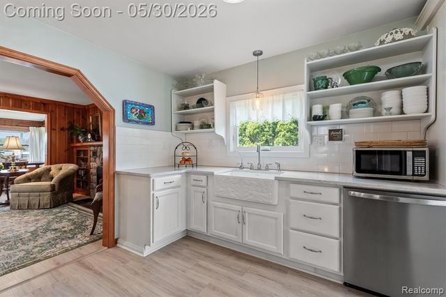 11061 Beryl Drive, White Lake, MI 48386