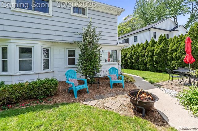 11061 Beryl Drive, White Lake, MI 48386