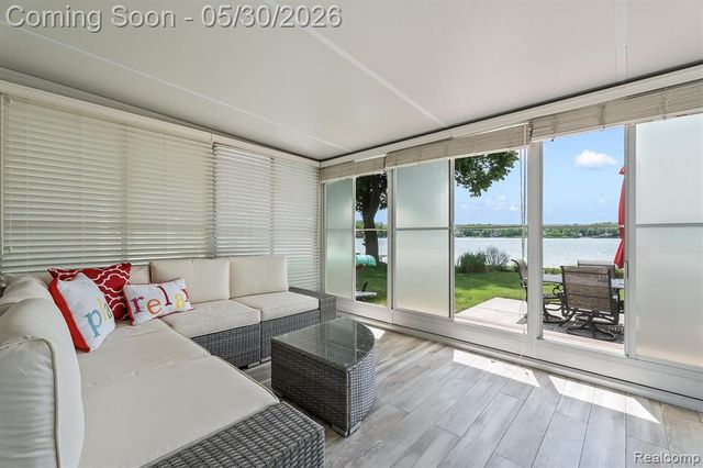11061 Beryl Drive, White Lake, MI 48386