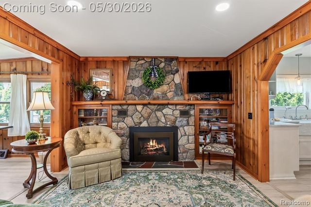 11061 Beryl Drive, White Lake, MI 48386