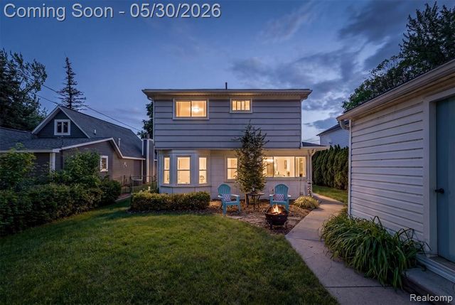 11061 Beryl Drive, White Lake, MI 48386