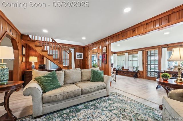 11061 Beryl Drive, White Lake, MI 48386