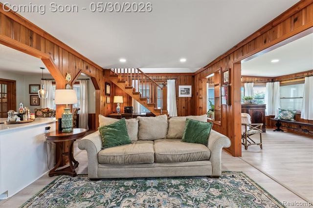 11061 Beryl Drive, White Lake, MI 48386