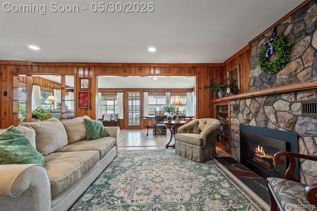 11061 Beryl Drive, White Lake, MI 48386