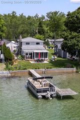 11061 Beryl Drive, White Lake, MI 48386