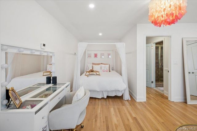 31 Priory Lane, Pelham, NY 10803