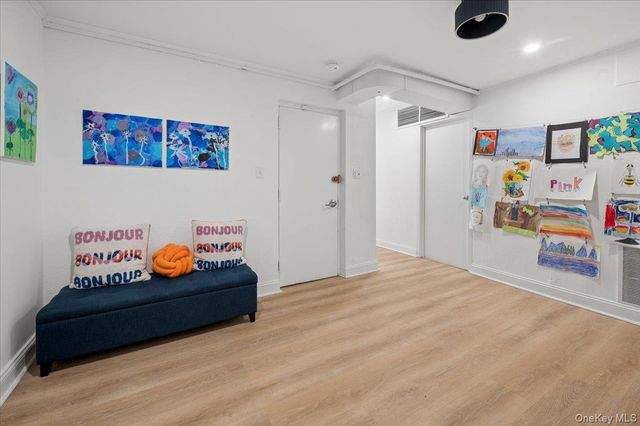 31 Priory Lane, Pelham, NY 10803