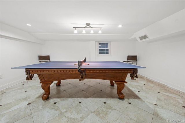 31 Priory Lane, Pelham, NY 10803