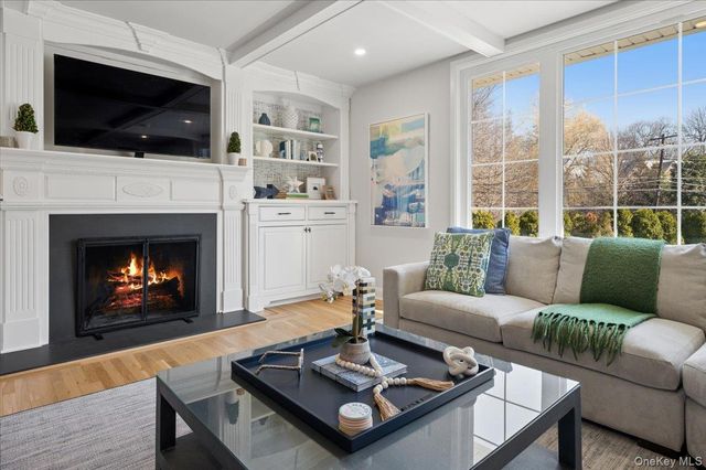 31 Priory Lane, Pelham, NY 10803