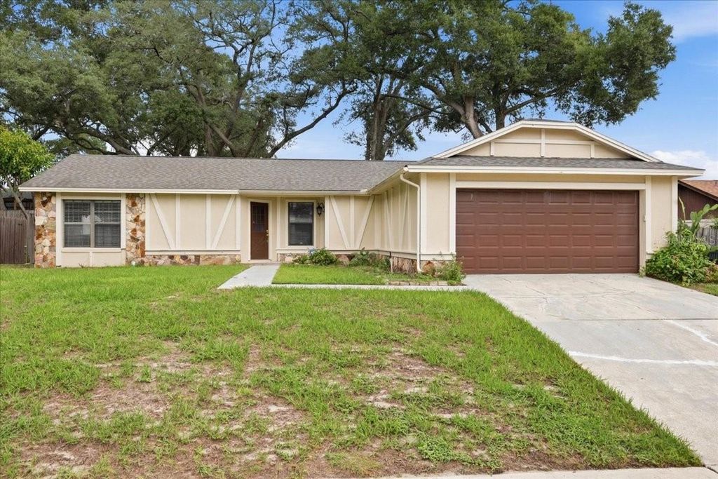 Image 2 of property listing at 5045 CATSPAW COURT, Orlando, FL 32808