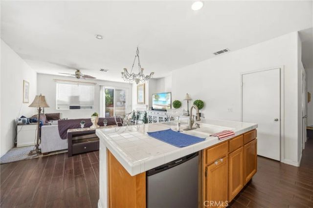 6752 Icelandic, Eastvale, CA 92880