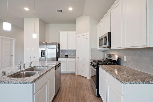 2107 Santa Ana Way, Baytown, TX 77523