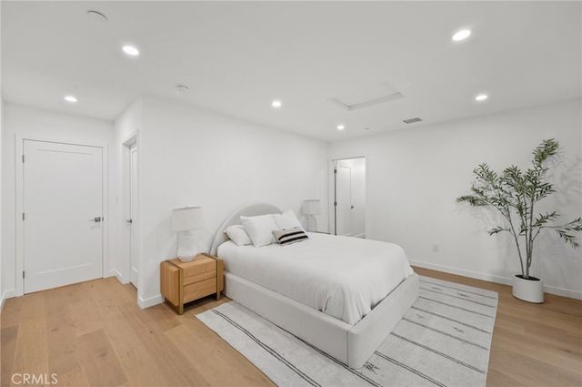 14328 Emelita Street, Sherman Oaks, CA 91401