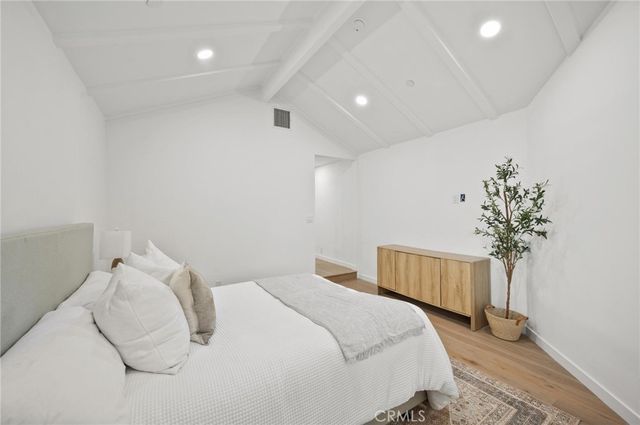 14328 Emelita Street, Sherman Oaks, CA 91401