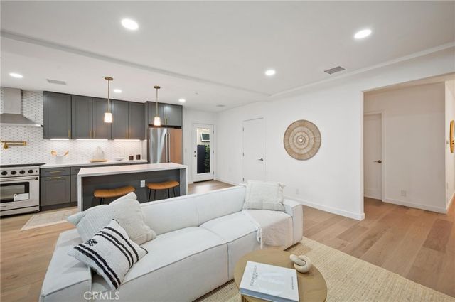 14328 Emelita Street, Sherman Oaks, CA 91401