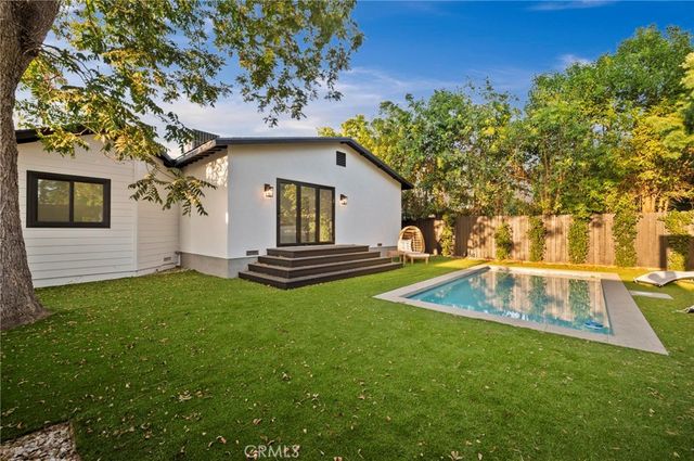 14328 Emelita Street, Sherman Oaks, CA 91401