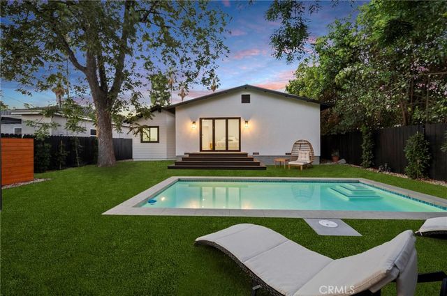 14328 Emelita Street, Sherman Oaks, CA 91401