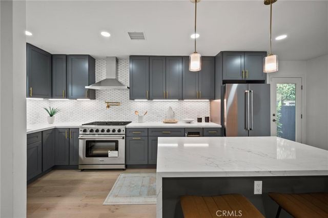 14328 Emelita Street, Sherman Oaks, CA 91401