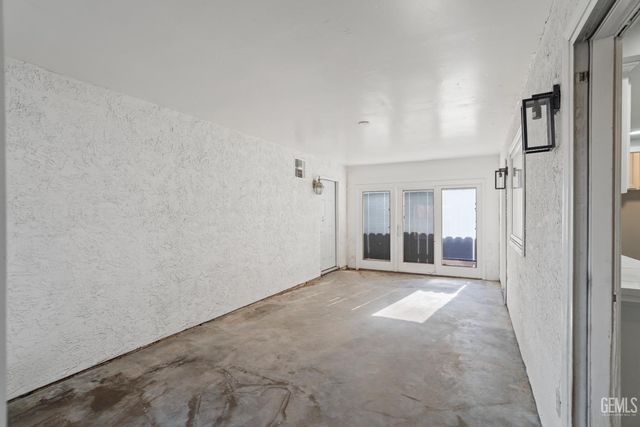 319 Pine Drive, Taft, CA 93268