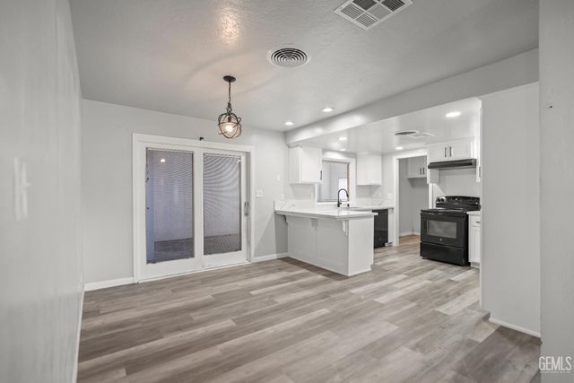 319 Pine Drive, Taft, CA 93268