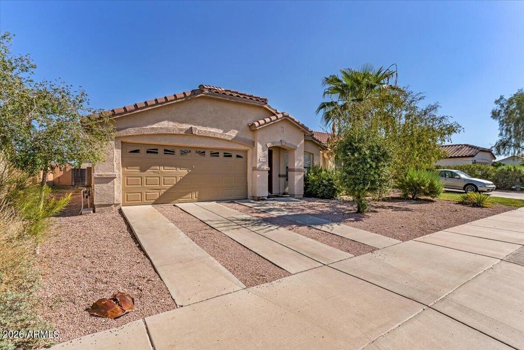 218 E MILADA Drive, Phoenix, AZ 85042 — exterior