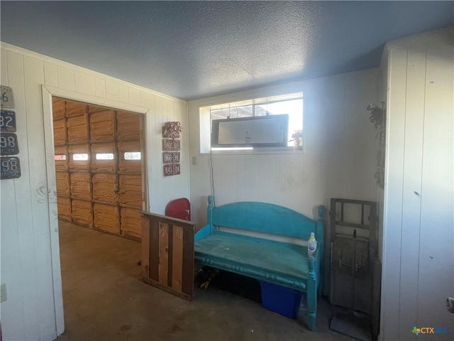 107 W 10th Street, Lampasas, TX 76550