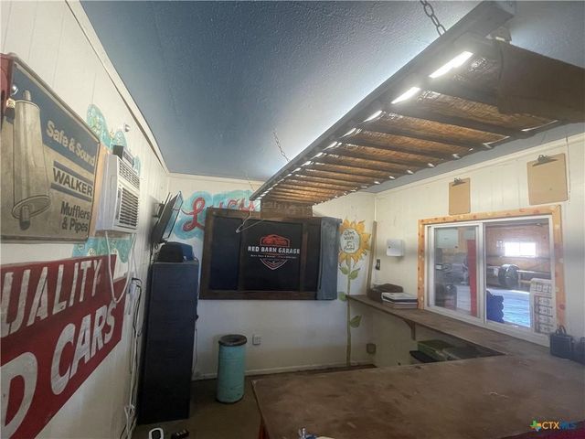 107 W 10th Street, Lampasas, TX 76550