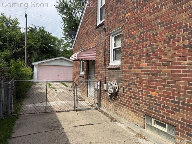 20056 Roscommon Street, Harper Woods, MI 48225