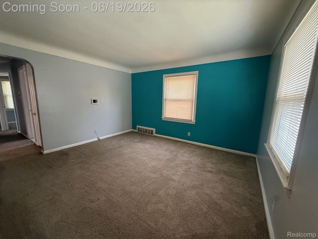 20056 Roscommon Street, Harper Woods, MI 48225