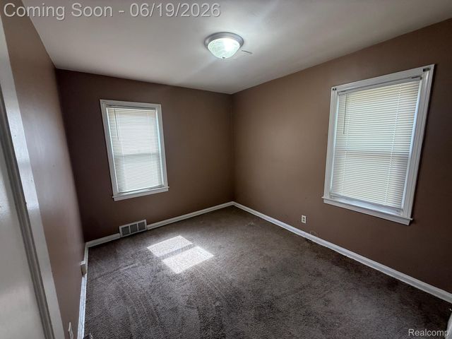 20056 Roscommon Street, Harper Woods, MI 48225
