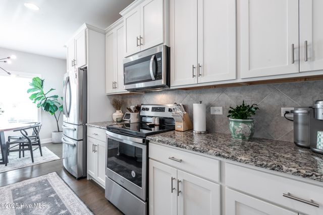 3220 Dandelion Drive, Grimesland, NC 27837