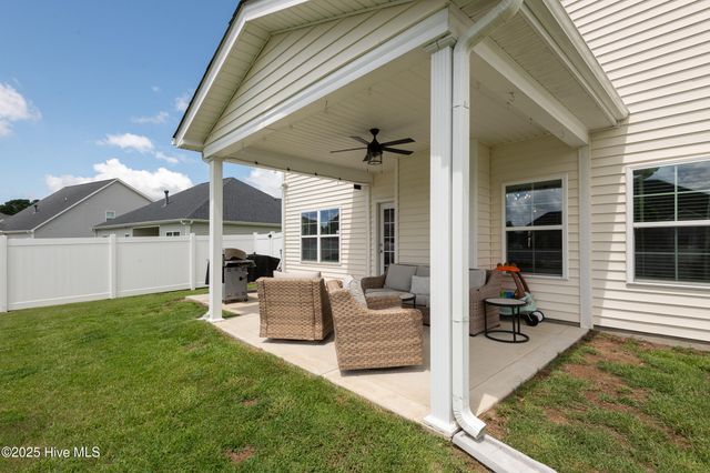 3220 Dandelion Drive, Grimesland, NC 27837