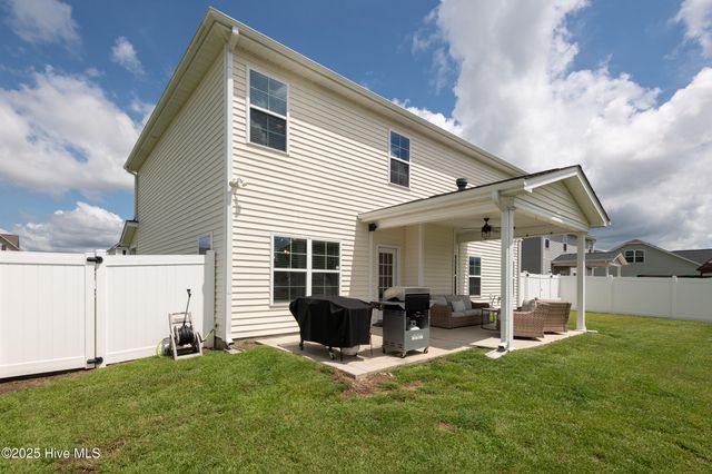 3220 Dandelion Drive, Grimesland, NC 27837