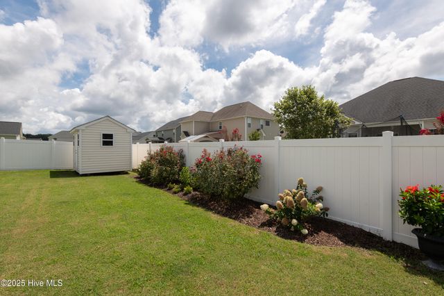 3220 Dandelion Drive, Grimesland, NC 27837