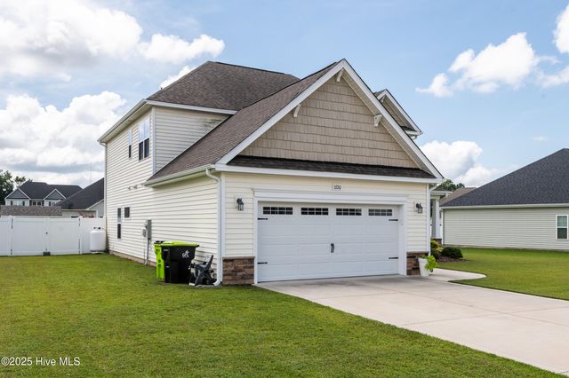 3220 Dandelion Drive, Grimesland, NC 27837