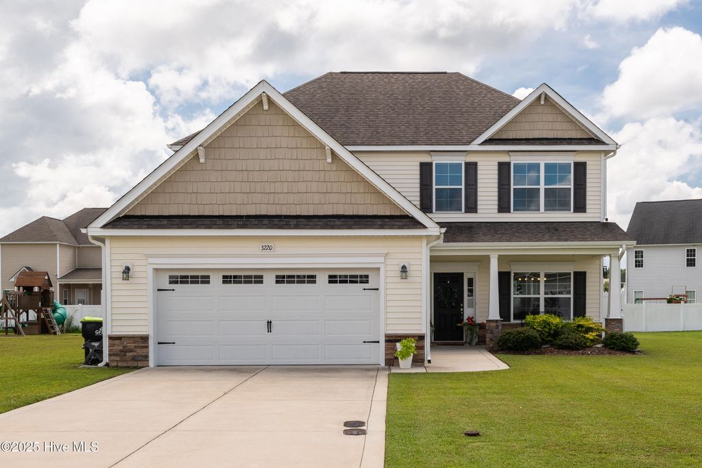3220 Dandelion Drive, Grimesland, NC 27837