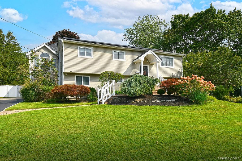 37 Euclid Avenue, Dix Hills, NY 11746 — photo 2