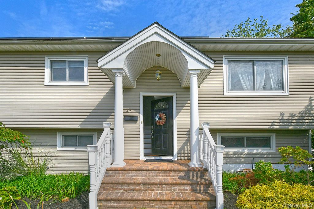 37 Euclid Avenue, Dix Hills, NY 11746 — photo 4
