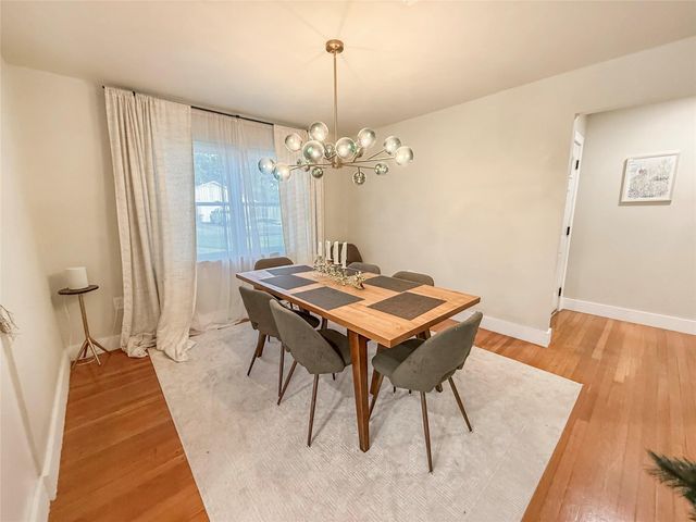 202 Pine Street, Lake Jackson, TX 77566