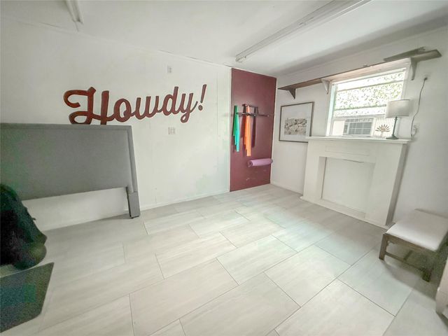 202 Pine Street, Lake Jackson, TX 77566