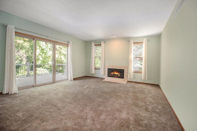 312 Dorchester Way, Milford, MI 48381