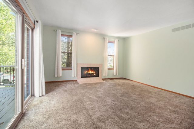 312 Dorchester Way, Milford, MI 48381