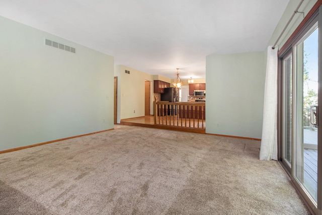 312 Dorchester Way, Milford, MI 48381