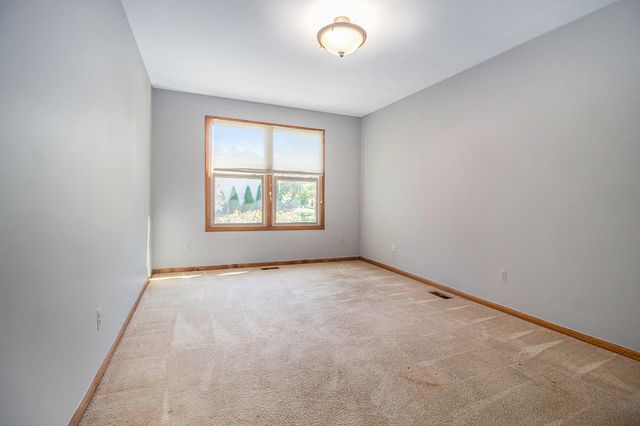 312 Dorchester Way, Milford, MI 48381