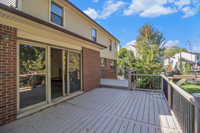 312 Dorchester Way, Milford, MI 48381