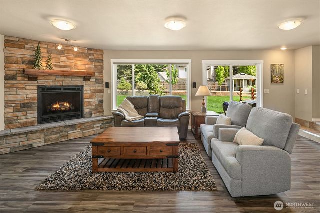 21118 SE 137th Place, Issaquah, WA 98027