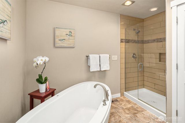 21118 SE 137th Place, Issaquah, WA 98027