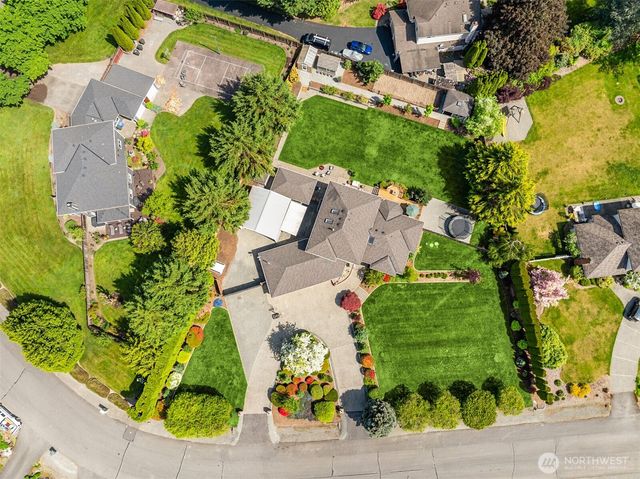 21118 SE 137th Place, Issaquah, WA 98027